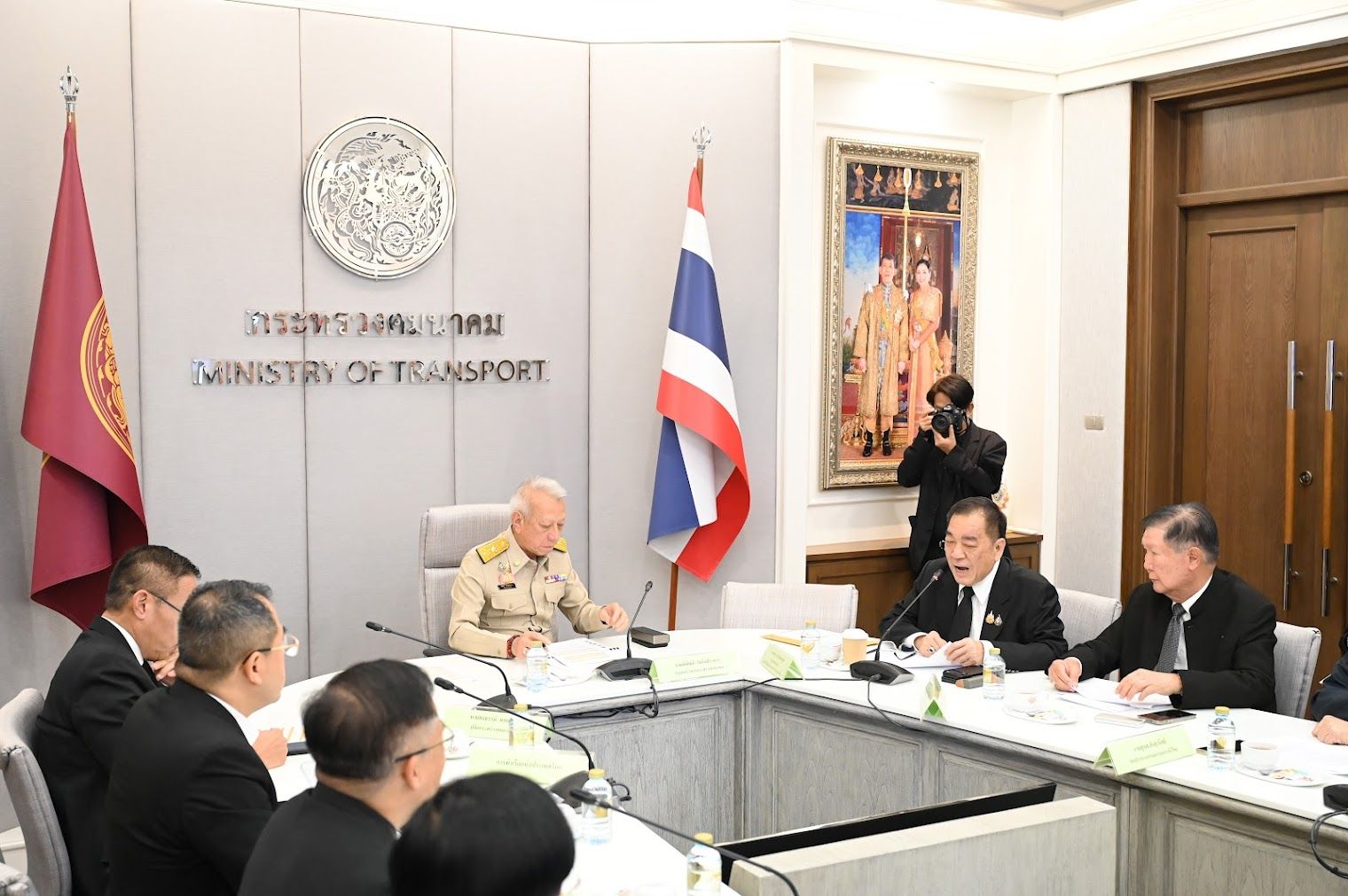 หอการค้าไทยฯ พบ รมว.คมนาคม หารือ 4 มิติคมนาคมขนส่งสำคัญ เสนอตั้ง Transshipment Sandbox แหลมฉบัง และเร่งแก้ไขปัญหาส่งออกสินค้าทางอากาศ เพื่อลดต้นทุนและส่งเสริมการเติบโตทางเศรษฐกิจอย่างยั่งยืน