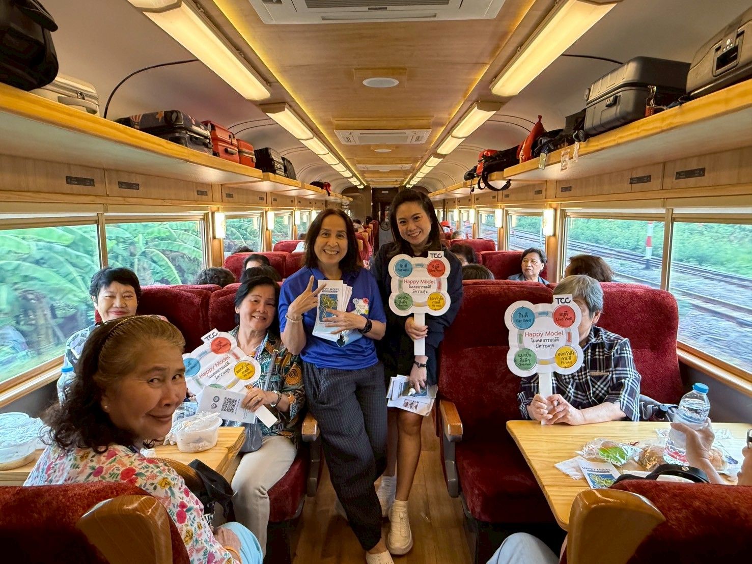 LINE_ALBUM_Happy Model รถไฟขบวนพิเศษ SRT Royal Blossom กาญ_250418_2.jpg