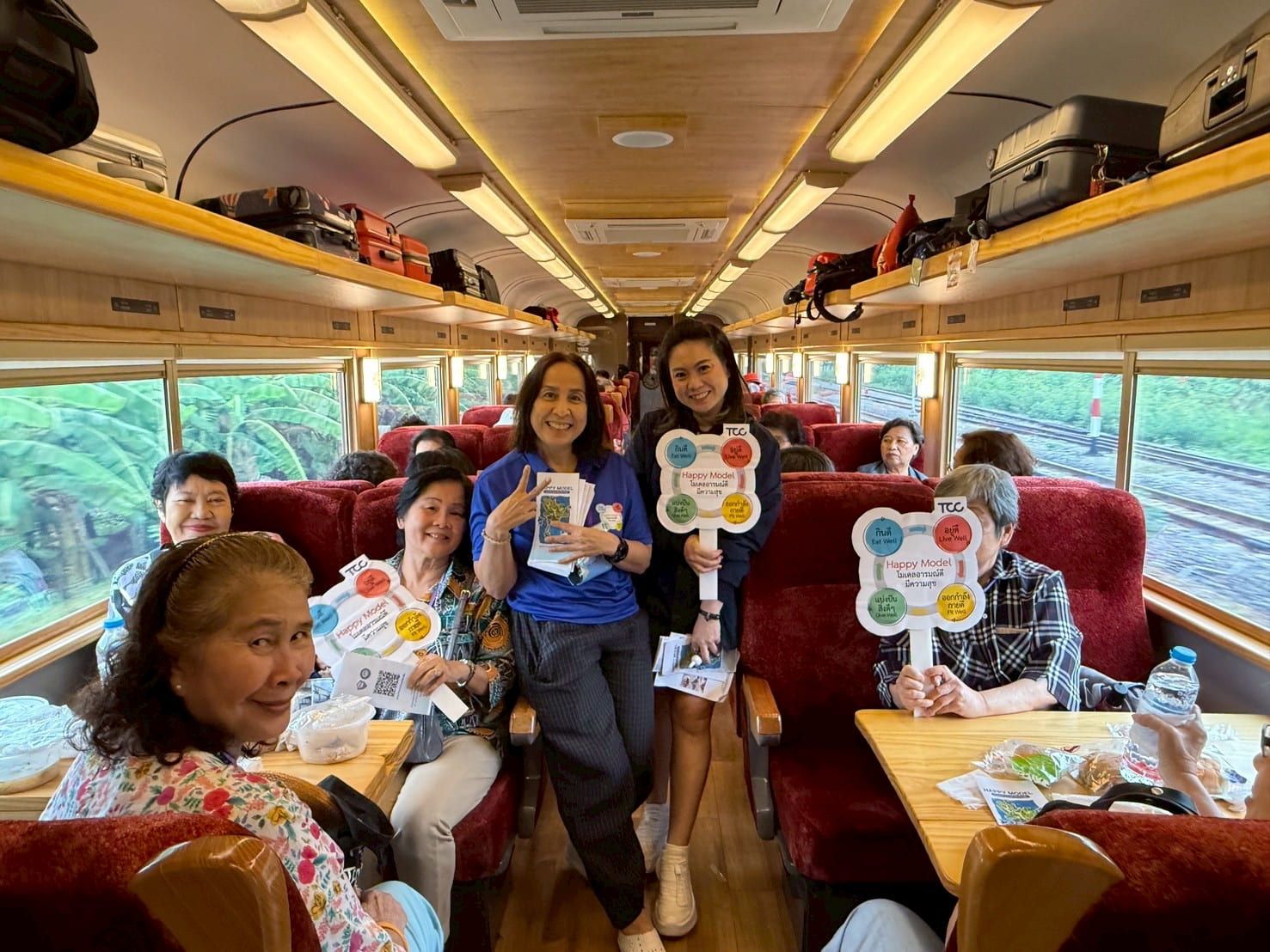 LINE_ALBUM_Happy Model  รถไฟขบวนพิเศษ SRT Royal Blossom กาญ_250418_2.jpg