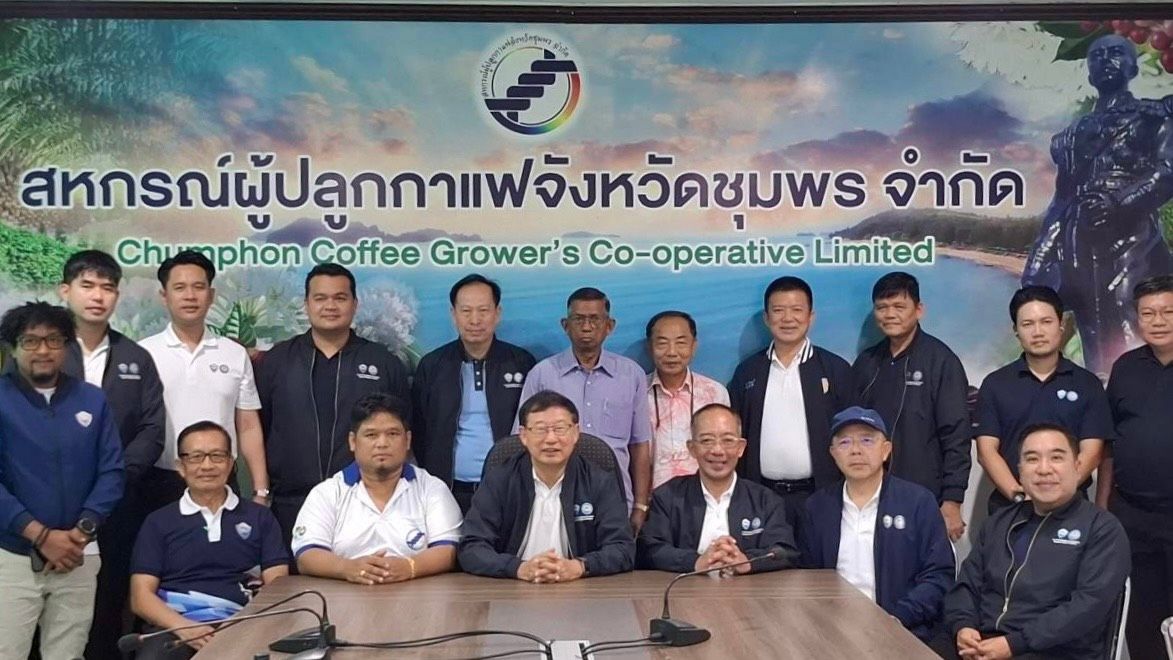 หอการค้าไทยร่วมภาคีในจังหวัดชุมพรผลักดันกาแฟโรบัสต้าไทยผ่าน 8 แนวทางพัฒนา ตั้งแต่การผลิต การแปรรูป การตลาด และการสร้างอัตลักษณ์ เพื่อเพิ่มรายได้เกษตรกรและขีดความสามารถการแข่งขันของประเทศ