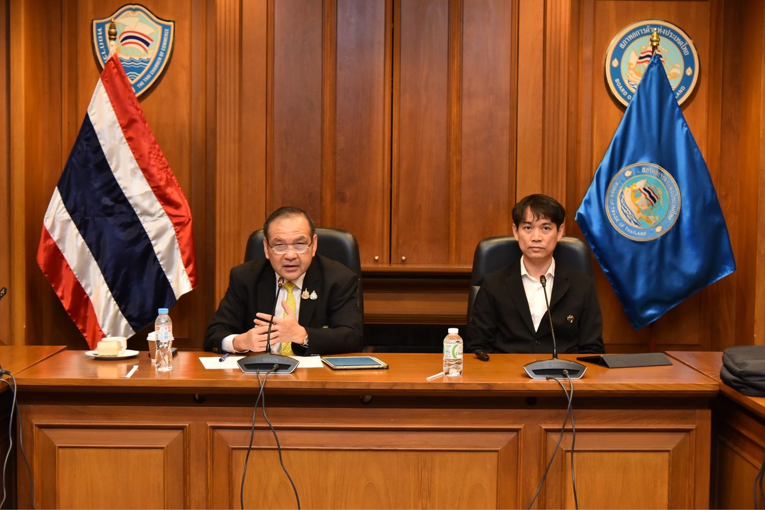 โครงการ Reinvent Thailand โดย หอการค้าไทยและสภาหอการค้าแห่งประเทศไทย ร่วมกับ ธนาคารกรุงไทย จำกัด (มหาชน) มุ่งยกระดับขีดความสามารถการแข่งขันของผู้ประกอบการ SMEs ไทย ผ่านแนวคิด “พี่ช่วยน้อง” และโมเดล Supply Chain Financing พร้อมพัฒนา Digital Financial Platform และแพลตฟอร์ม PromptBIZ เพื่อเพิ่มการเข้าถึงแหล่งเงินทุน ลดข้อจำกัดเชิงโครงสร้าง และสร้างระบบนิเวศทางการเงินที่สนับสนุนการเติบโตอย่างยั่งยืนของเศรษฐกิจไทย