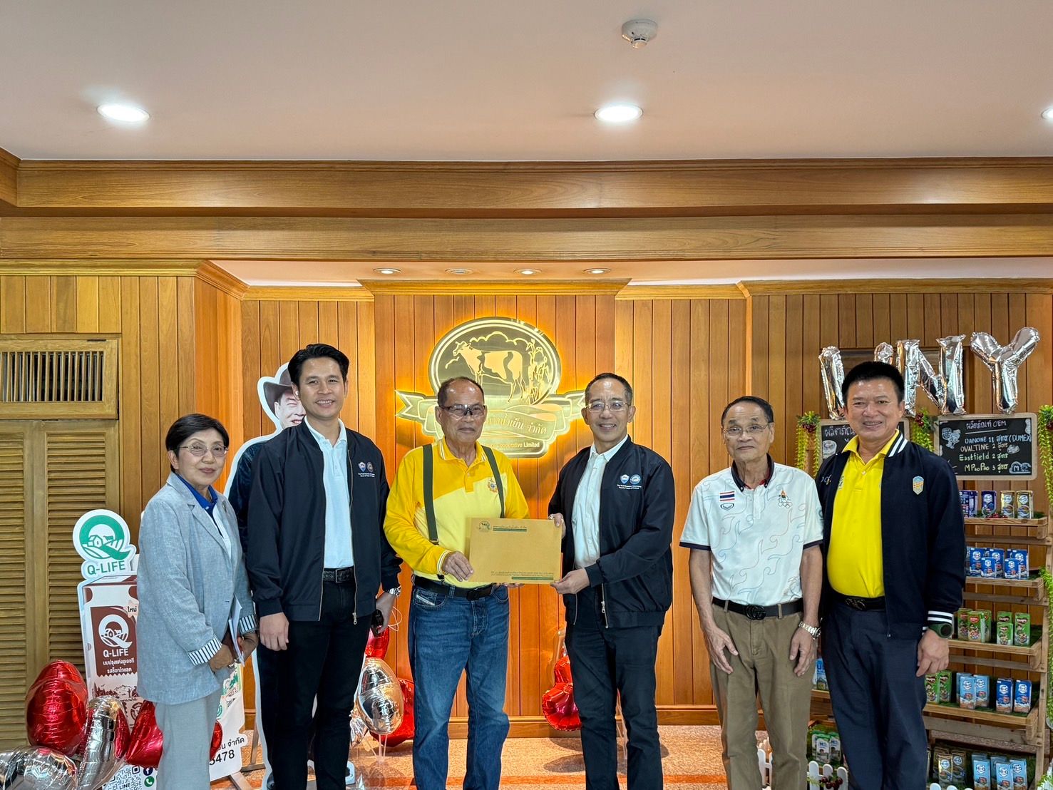 หอการค้าไทยลงพื้นที่โคนมสระแก้ว ร่วมหารือเกษตรกรผลักดัน MOU ซื้อขายล่วงหน้า 5 ปี ตั้งกองทุนพัฒนาอุตสาหกรรมนมไทย เพิ่มศักยภาพการผลิต